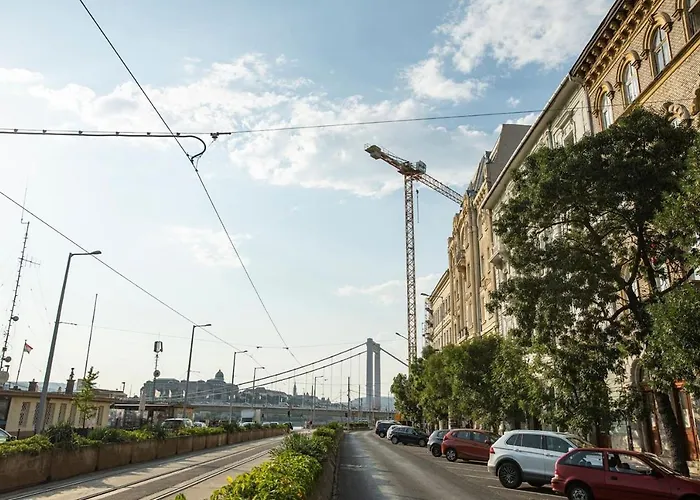 Danube Riverside Designer Apartment In City Center